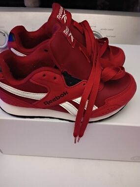 Reebok Kids Red and White Low-Top Sneakers